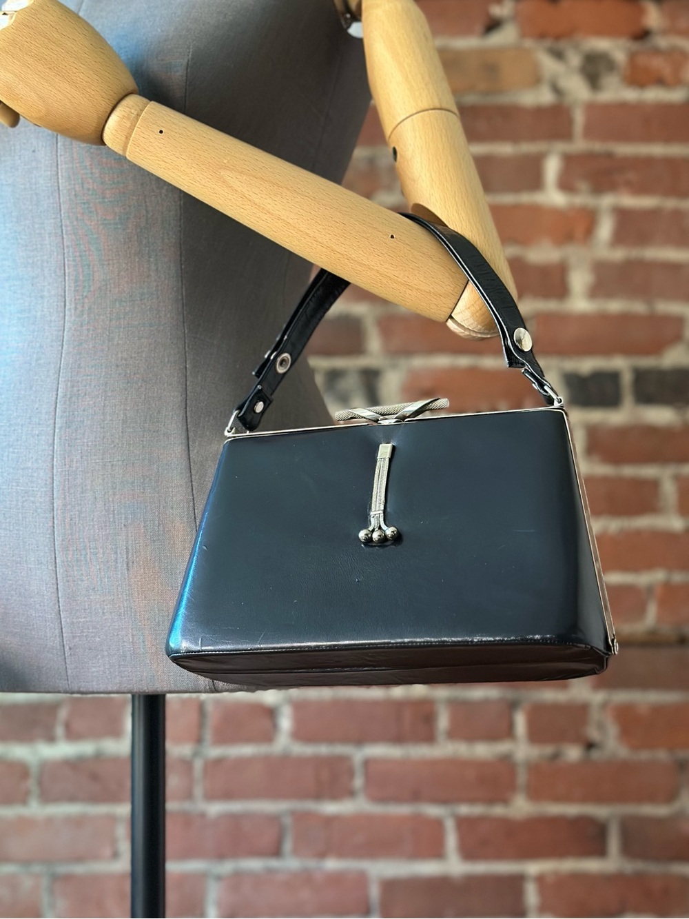 Vintage Mid Century Navy Blue Structured Frame Handbag | Kiss Lock Satchel